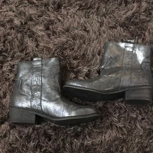 Metallic western boots by Charles David size 8